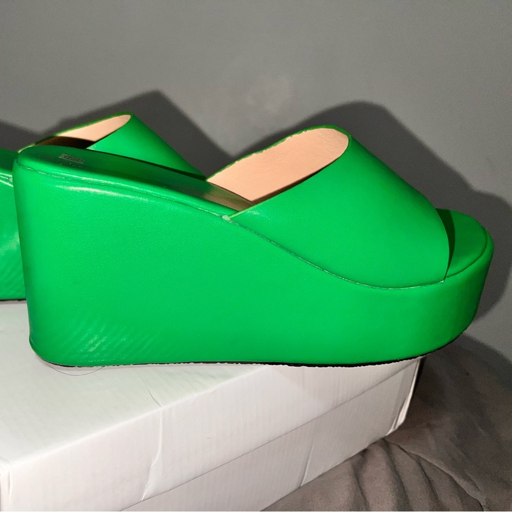 Green platform sandal